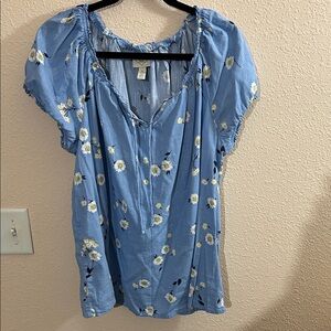 St John’s Bay Blue  Floral Women's Top